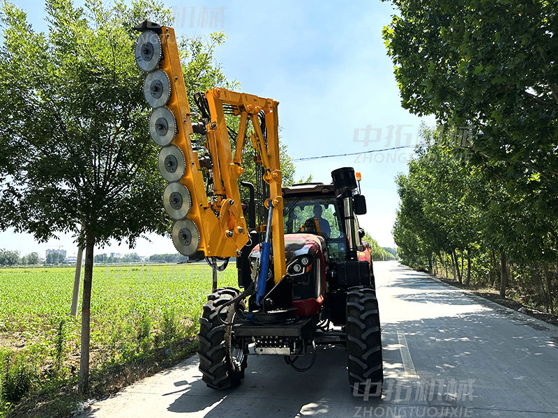 拖拉機(jī)修剪機(jī) (4).JPG